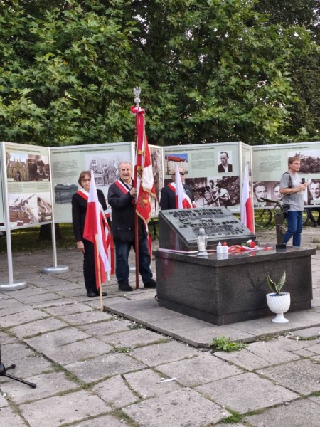 Uroczystości na pl. Inwalidów w Krakowie