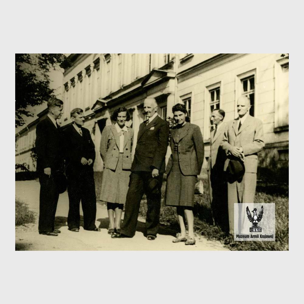Wizytacja A. Ronikiera w Polskim Komitecie Opiekuńczym, Puławy, 1941-44