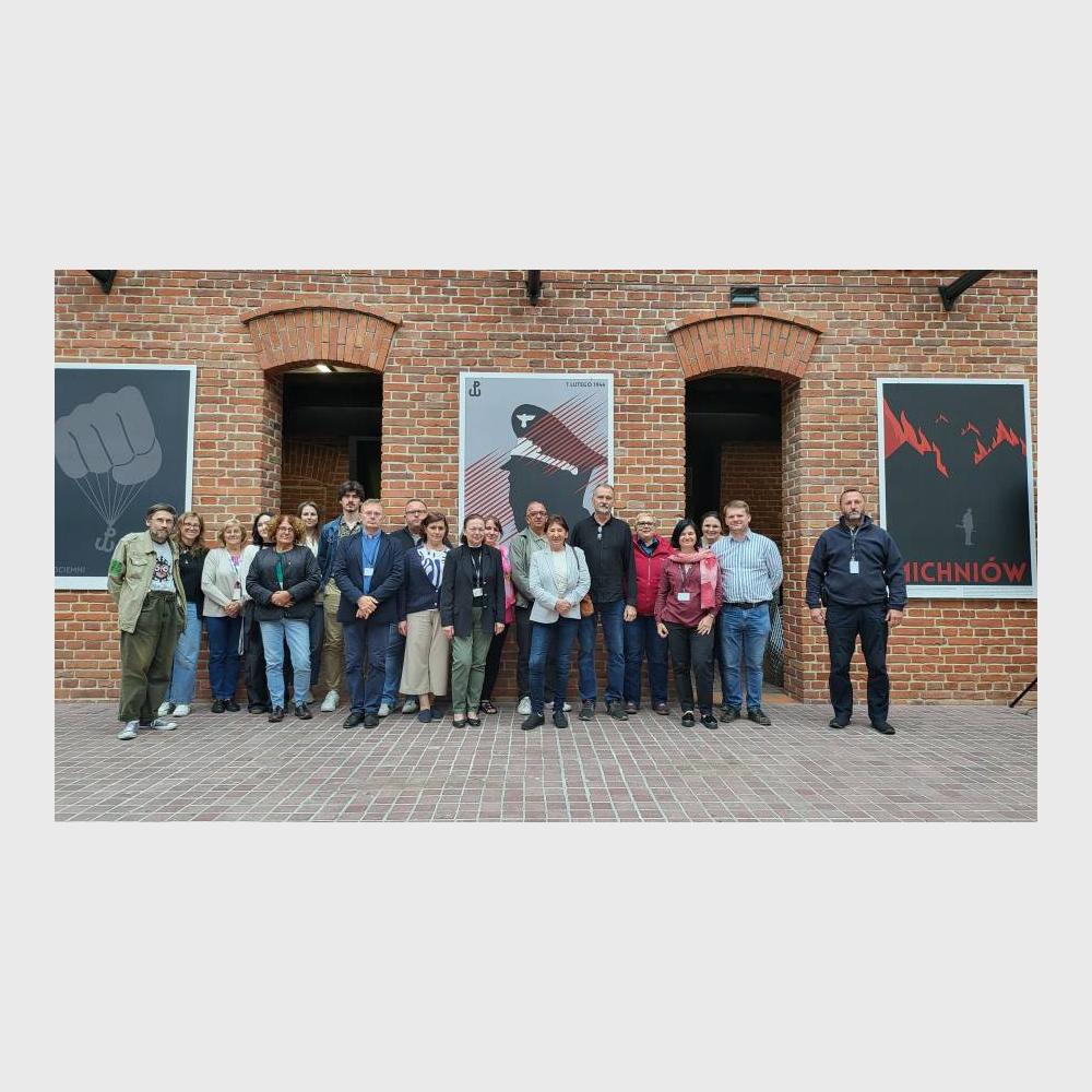 Grupowe zdjęcie pamiątkowe wnuka gen. 