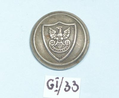 Zdjęcie guzika Związku Strzeleckiego, potocznie „Strzelca”, używany w latach trzydziestych XX w. Z wizerunkiem orła, będącego symbolem organizacji. Więcej informacji w tekście.